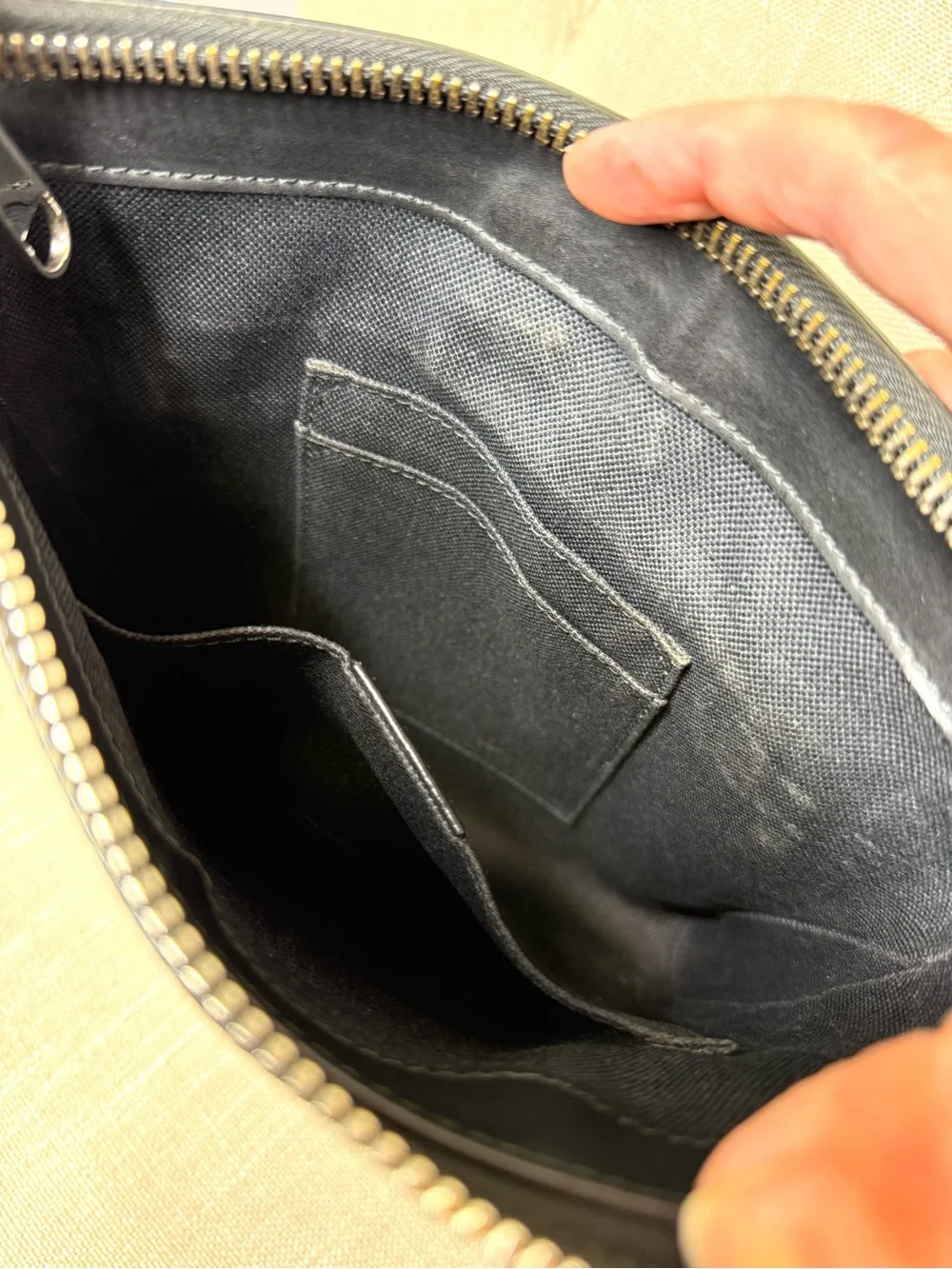 Authentic Gucci unisex messanger bag black supreme canvas small